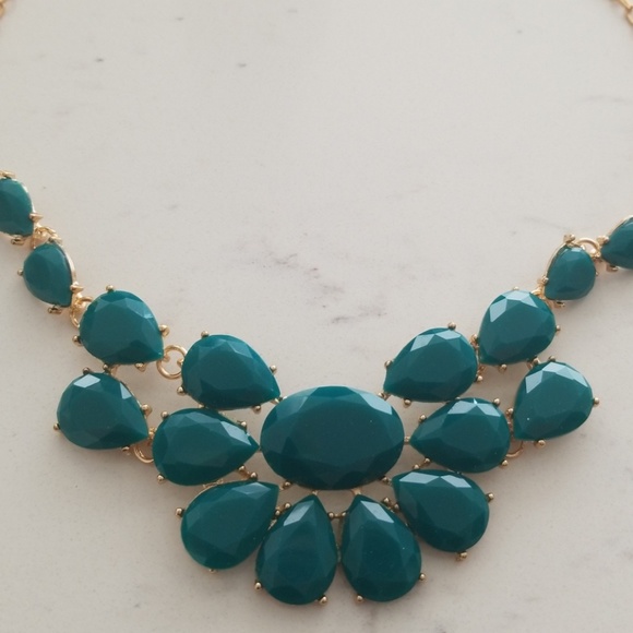 Green necklace - Picture 2 of 2